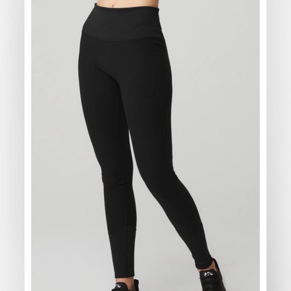 Alo High-Waist Alosoft Lounge Legging - Black - Picture 2 of 5